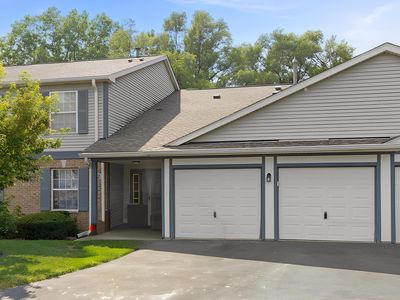 992 Langtry Ct APT D, Elgin, IL, 60120