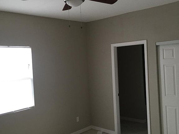 3rd image of 512 E Hugh St