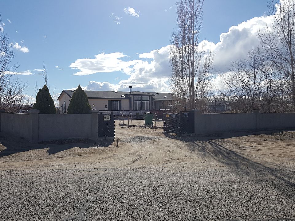 2nd image of 8885 Ara Ln