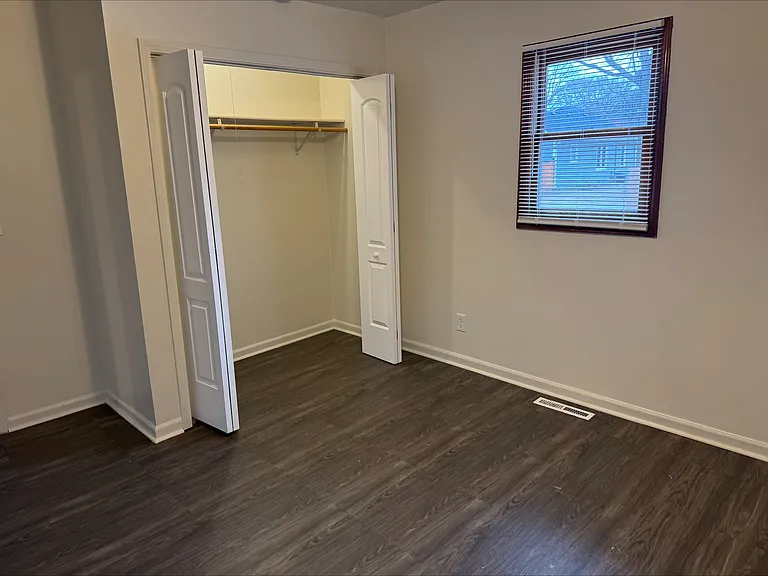 607 Armstrong St #1/2 — Photo 10