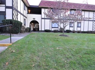 3 Loudon Dr, Fishkill, NY 12524