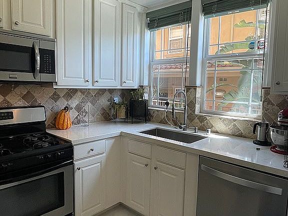 5th image of 4110 La Crescenta Ave APT 105