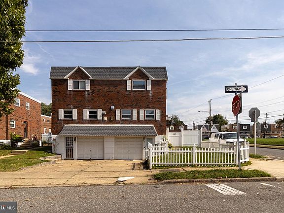 2nd image of 2653 Maxwell St