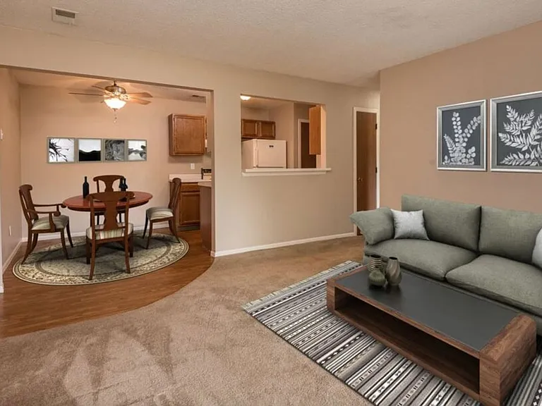 350 E Wilson St — Photo 3