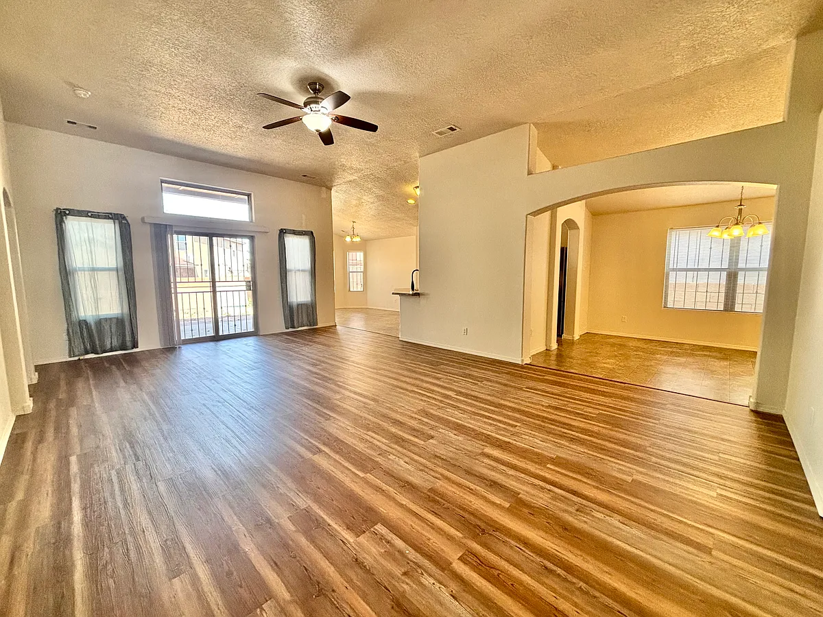 Building Photo - 901 Telstar Loop NW
