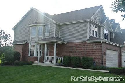 Spacious Front Yard