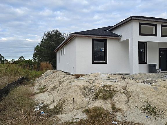 4th image of 782 Homestead Rd S