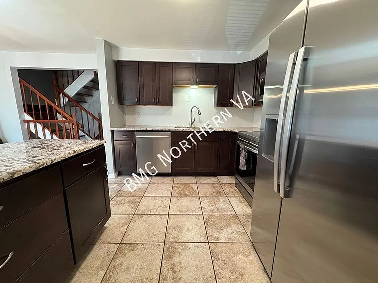 379 W Broad St — Photo 12