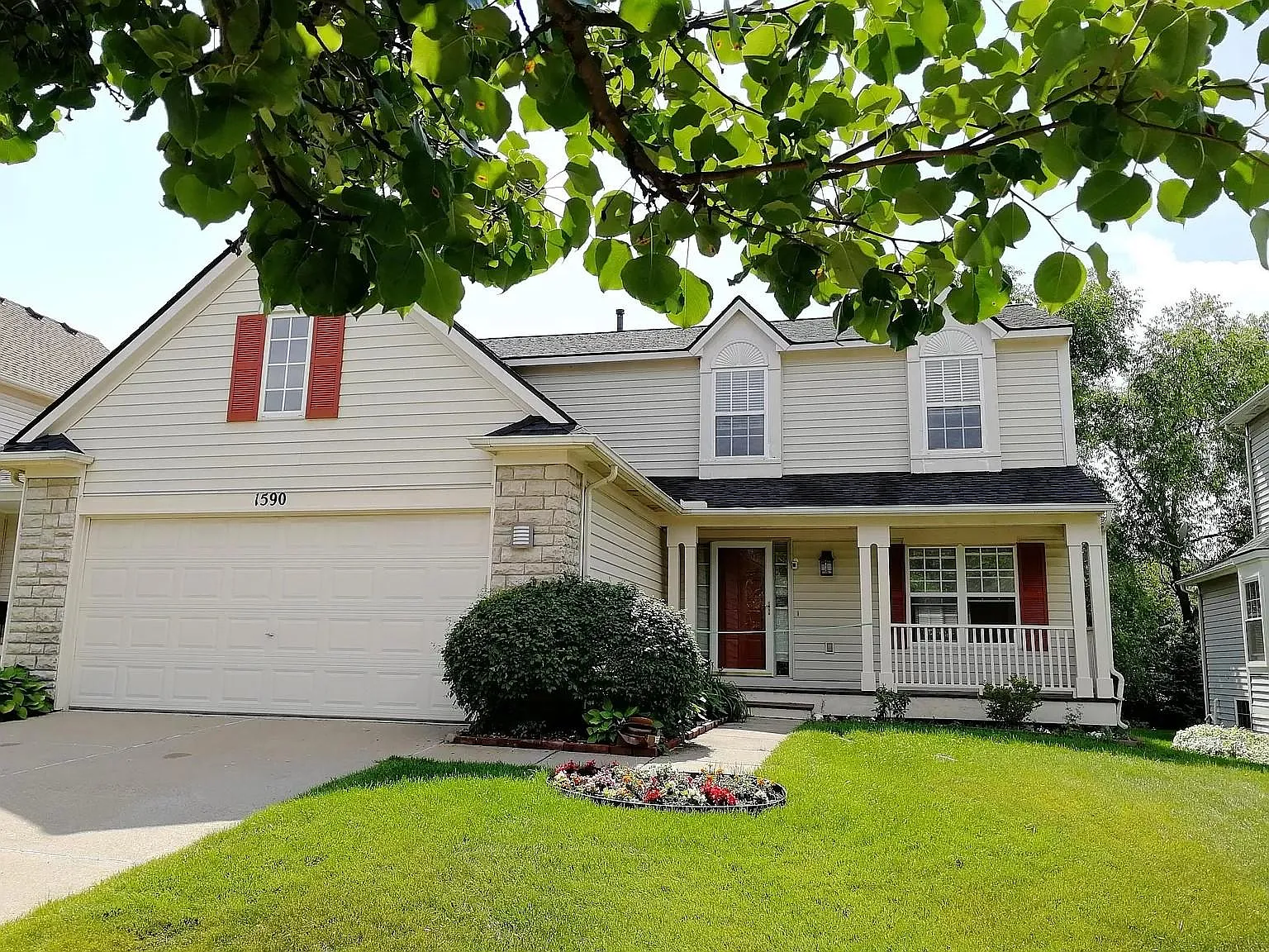 4 bed, 3.5 bath, 2057 sqft, $3,200 — Photo 1