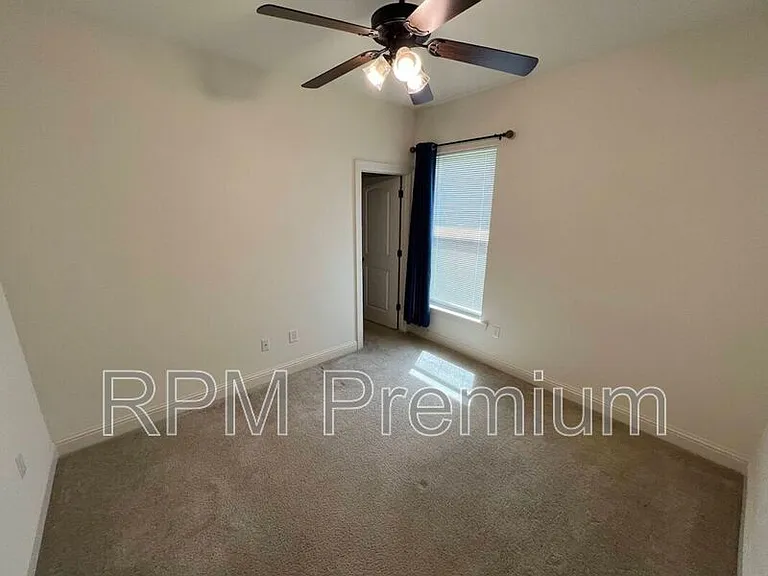 7108 Kenilworth Crossing Ave — Photo 35
