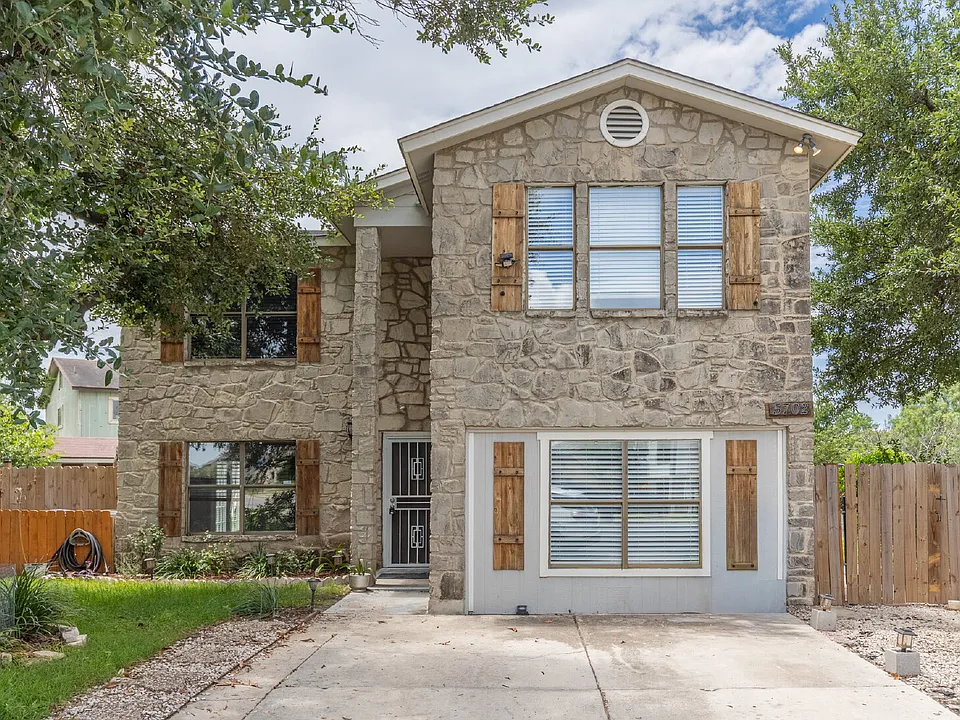 5702 Sunrise Laurel