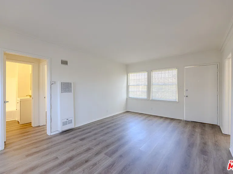 1940 S Robertson Blvd #10 — Photo 6