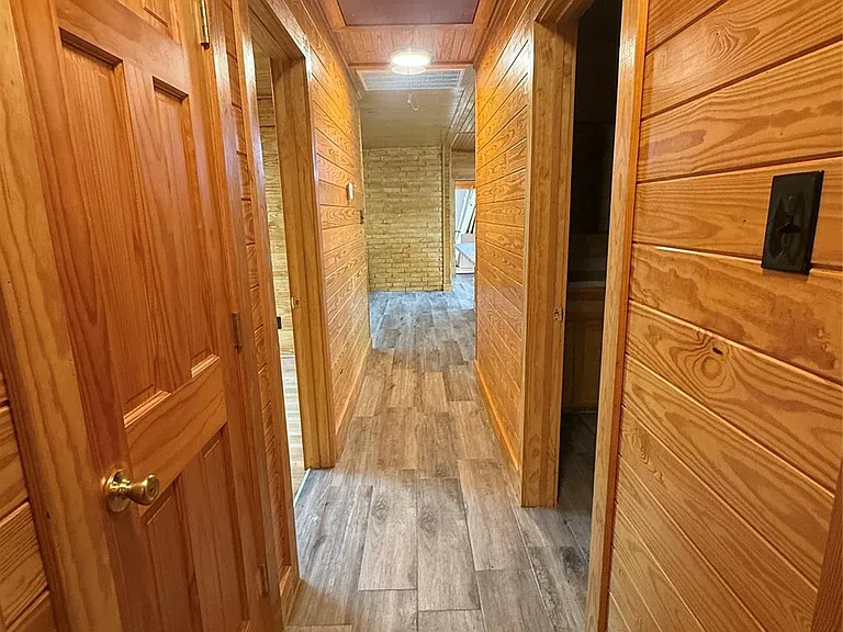 902 Hidden Valley Dr — Photo 18