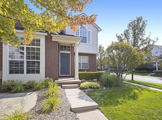 24204 Alexa Dr, Walled Lake, MI 48390