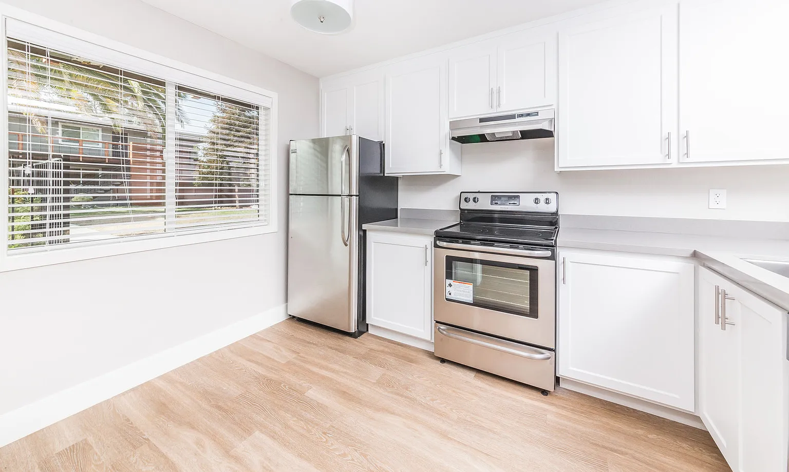 Poets Corner Apartments — Photo 1