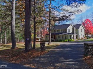 141 Woodtown Rd, Shohola, PA 18458