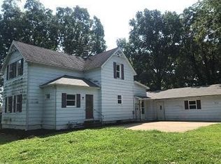 8510 5th Street Rd, Okawville, IL 62271