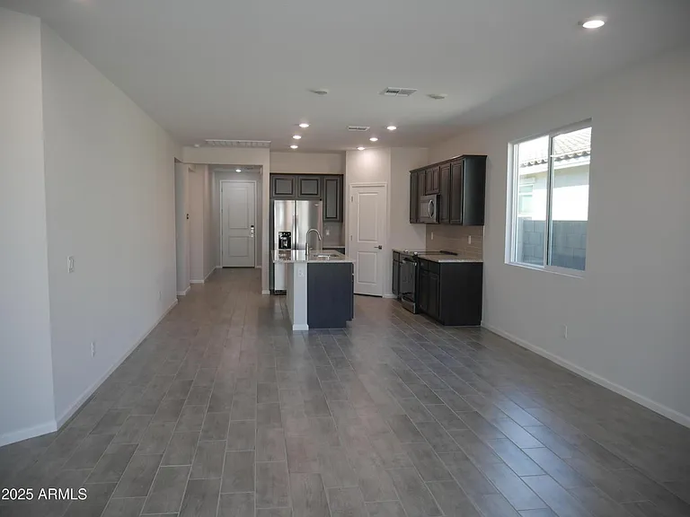 18156 W Daley Ln — Photo 13