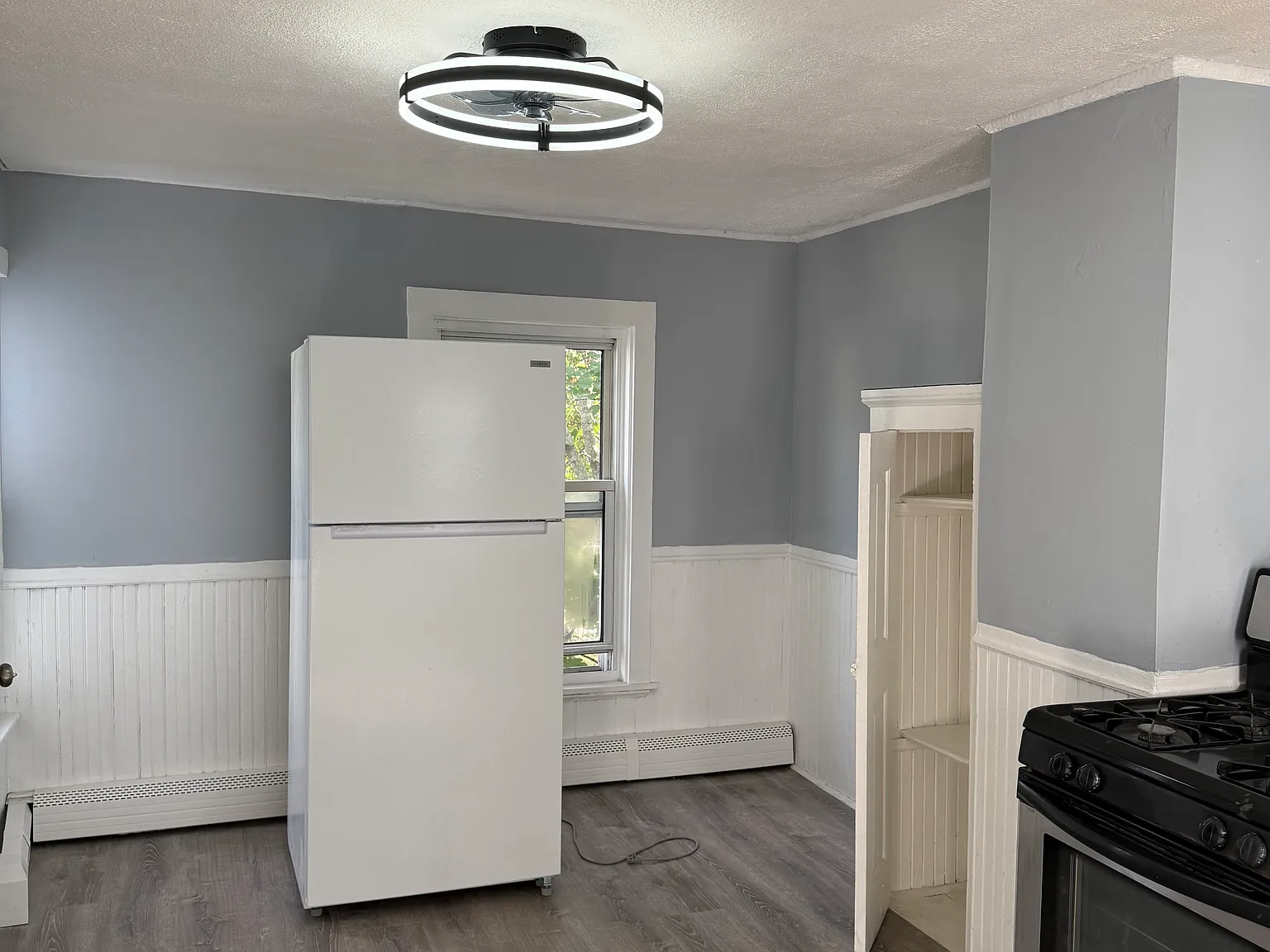 3 bed, 1173 sqft, $1,975 — Photo 3