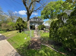 416 Illinois Rd, Wilmette, IL 60091