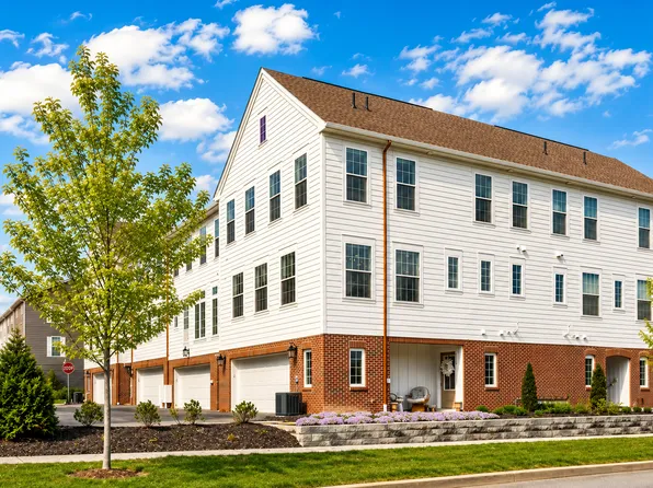 800 Gillian Ln, Cranberry Township, PA