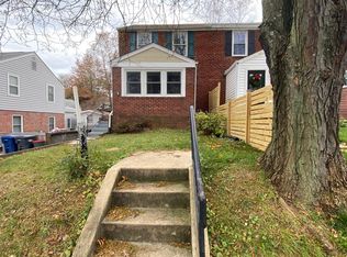 5831 Edgehill Dr, Alexandria, VA 22303
