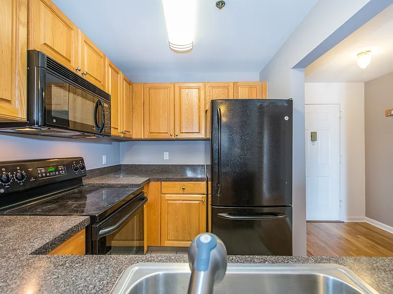 318 54th St #4K — Photo 8