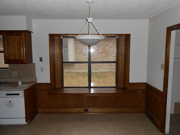 4th image of 1515 Chesterfield Dr
