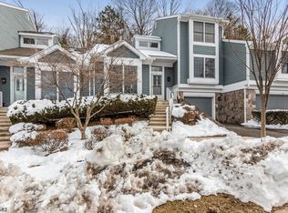 17 Knollcrest Rd, Bedminster, NJ 07921