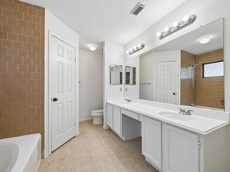 15251 Kelbrook Dr — Photo 14