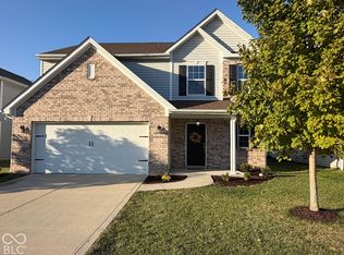 6116 Pebblebrooke Rd, Whitestown, IN 46075