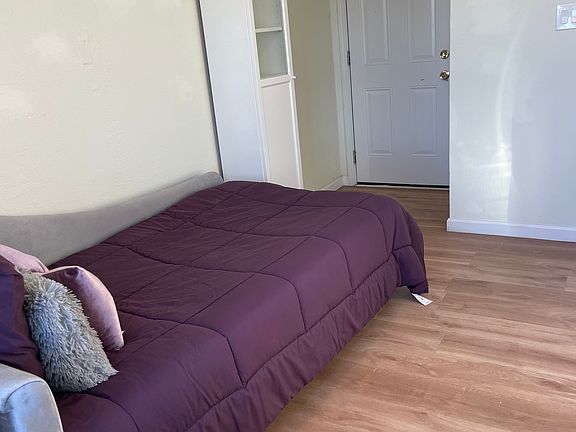 All furnishings included except plants and wooden stool