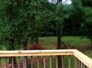 350 Roses Creek Dr, Lawrenceville, GA 30044