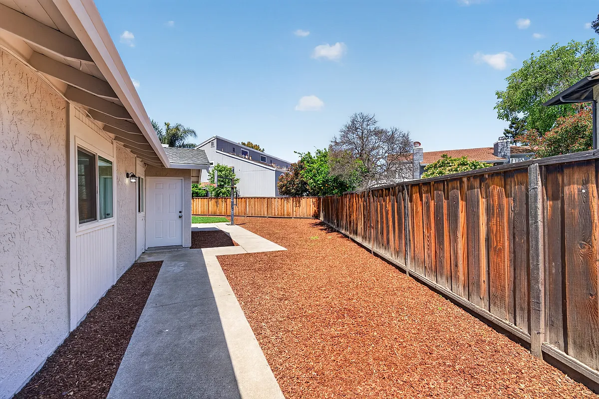 Building Photo - 4971 Geomax Ct