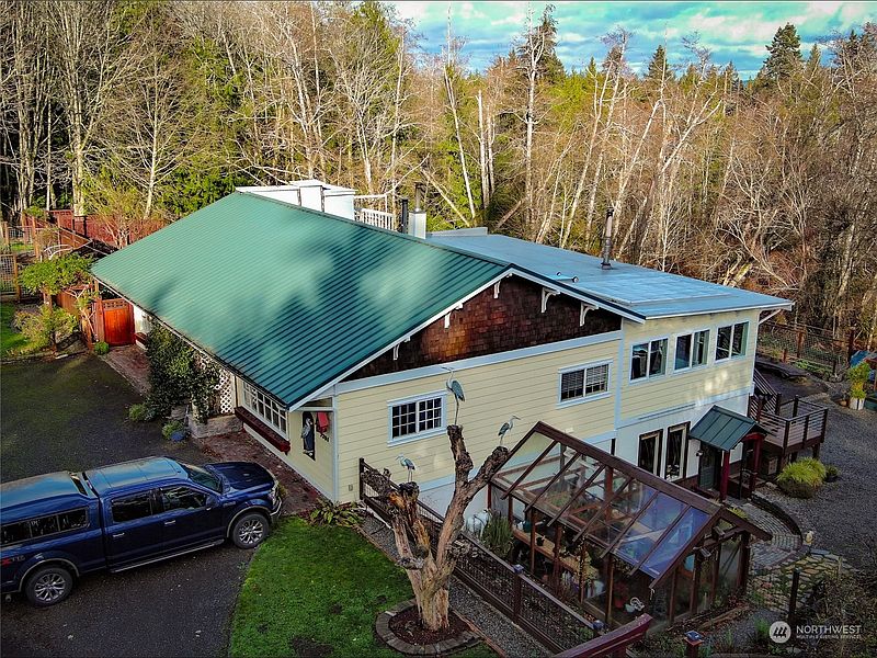 2nd image of 7251 Oak Bay Road