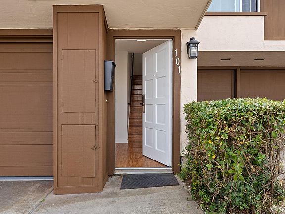 3rd image of 101 Pamela Ct #15