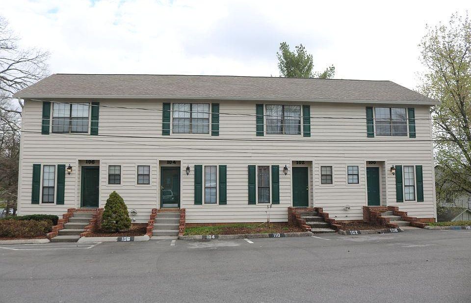 1st image of 104 Lansdowne Dr #104