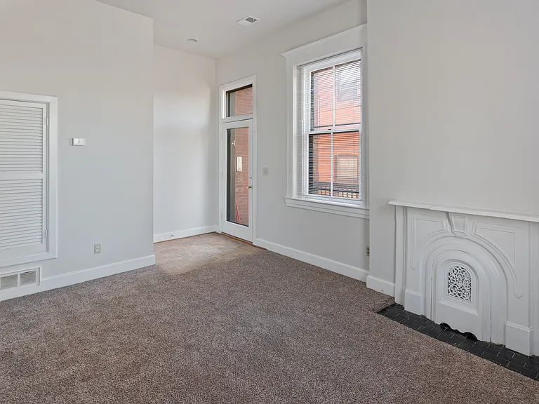531 W Ormsby Ave #4 — Photo 5