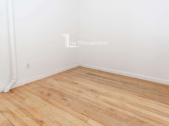 3rd image of 428 W 48th St APT 1EF