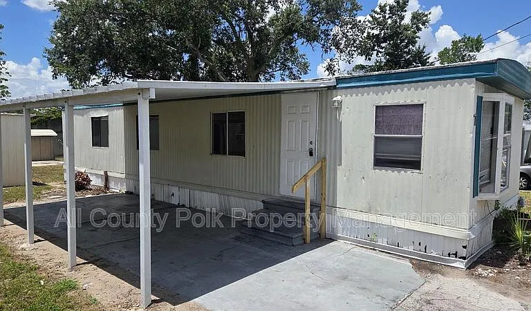 2735 W 10th St #HP-7 — Photo 1