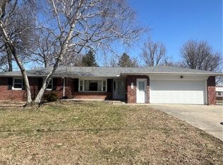 523 E Court St, Paris, IL 61944