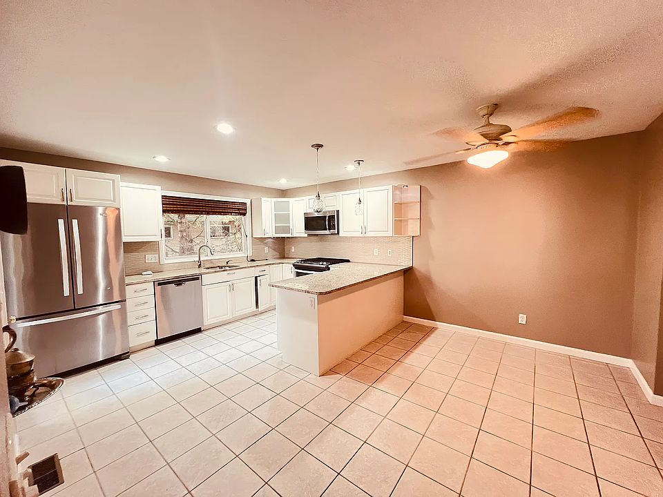1st image of 173 Captain Eames Cir