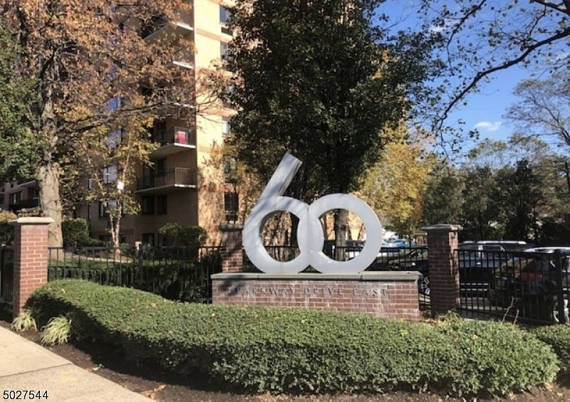 1st image of 60 Parkway Dr E APT 7F-78