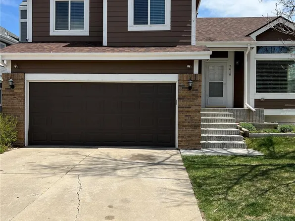 7610 Halleys Drive, Littleton, CO 80125