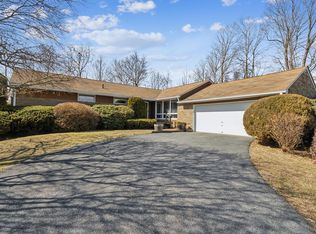 7 Collier Dr W, Carmel, NY 10512