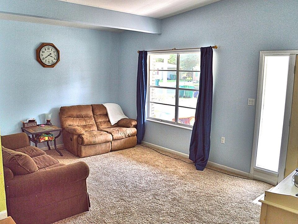 1st image of 20 Caswell Cir