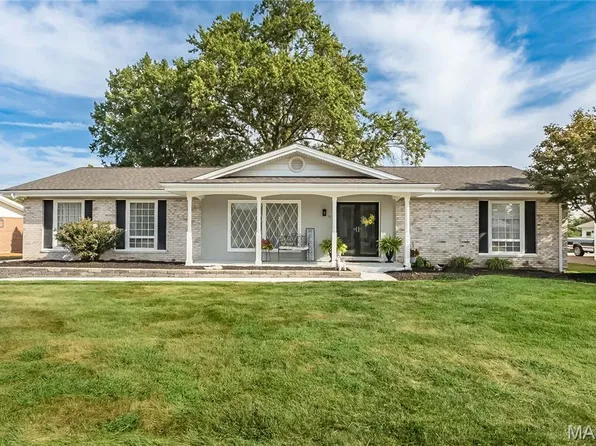 10 Club Grounds South Dr, Florissant, MO 63033