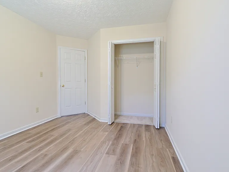 40 Harbour Lake Dr — Photo 32