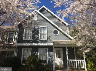 1571 Poplar Grove Dr, Reston, VA 20194