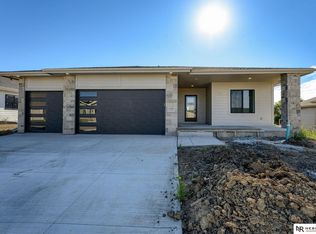 8608 Reed St, Papillion, NE 68046